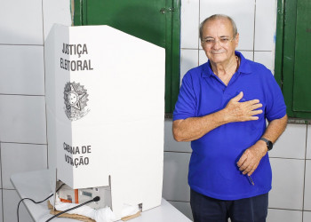 Sílvio e​ Iracema votam juntos e agradecem eleitores piauienses