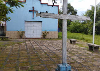 Criminosos arrombam igreja no povoado Cacimba Velha e levam caixas de som