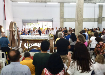 Familiares, amigos e políticos dão último adeus a Rufino Damásio