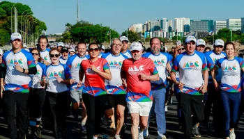 Lula participa da corrida em comemoração aos 95 anos do MEC