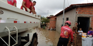 Mais de 500 famílias estão desabrigadas devido às chuvas em Teresina (PI)