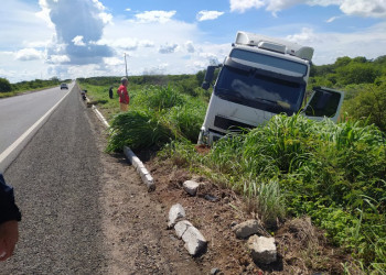 Caminhoneiro é preso por dirigir alcoolizado e provocar acidente em Picos