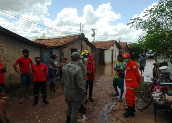 Corpo de Bombeiros atua no atendimento a áreas afetadas pela chuva em Teresina