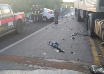 Médico morre na colisão entre carro e caminhão na BR-343 em Amarante