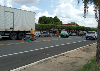 Motociclista bate na traseira de carreta e morre na BR 343 em Campo Maior