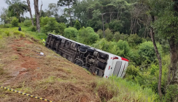 Sete pessoas morrem em grave acidente com ônibus no Paraná
