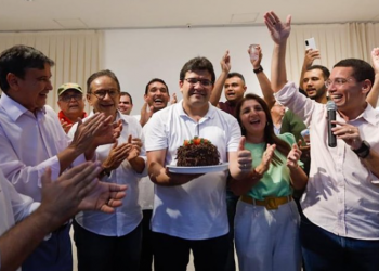 Rafael Fonteles celebra aniversário em instituição de acolhimento a crianças