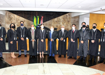 Tribunal de Justiça do Piauí empossa seis juízes e duas juízas