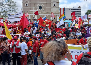 Teresinenses vão às ruas para pedir o impeachment de Bolsonaro