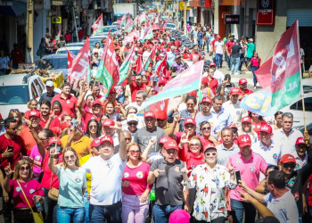 Rafael e Wellington reúnem multidão em caminhada de apoio a Lula em São Raimundo Nonato