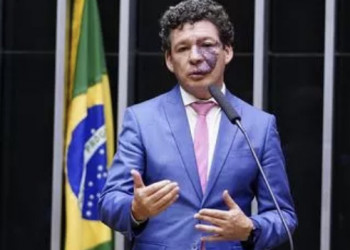 Líder do PT na Câmara, Reginaldo Lopes diz que PEC da Transição será votada na terça (20)