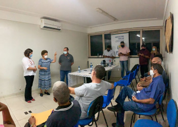 Quebradeiras de Coco entregam minuta de Projeto do Babaçu livre à vice-governadora