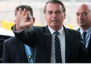 Bolsonaro anuncia perdão da pena de Daniel Silveira, condenado a 8 anos de prisão