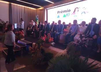 Piauí lança Pacto Pela Educação e entrega prêmios para escolas públicas