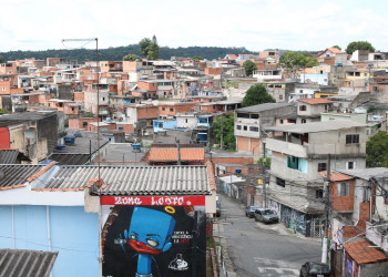 Empobrecimento da população faz número de moradias em favelas crescer