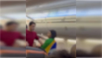 Bolsonarista ataca petistas, causa tumulto em avião e acaba expulsa; vídeo