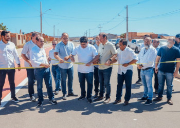 Rafael Fonteles entrega rodovia, nova pista de aeroporto e UTI para Bom Jesus