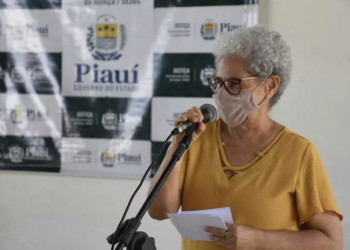 Regina Sousa assina novo decreto que obriga o uso de máscaras em locais fechados no Piauí