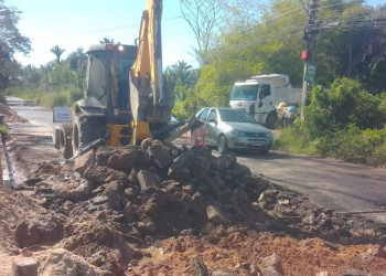 Prefeitura inicia construção de passagem molhada na estrada da Cacimba Velha