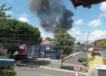 Incêndio atinge fábrica no Distrito Industrial de Teresina; veja o vídeo
