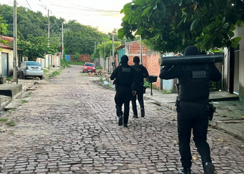 Polícia faz operação contra facções e prende suspeito na região da Pedra Mole