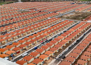 Governo Lula lança programa para reforma de casas populares; veja quem pode participar
