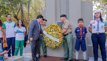 Governador inaugura obras, celebra o Dia do Piauí e conduz plenária no litoral