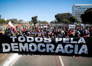 Democracia é a melhor forma de governo para 71% dos brasileiros, aponta pesquisa