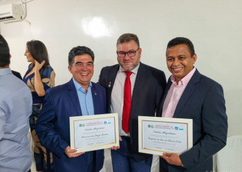 Deputado Limma recebe título de cidadania de Alagoinha do Piauí