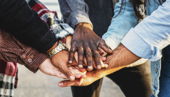 A liberdade na comunidade: interdependência e doação