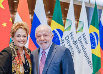Lula participa de posse de Dilma no banco dos BRICS e lembra viés social