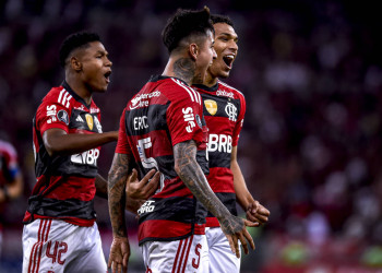 Flamengo vence Racing e se aproxima das oitavas da Libertadores