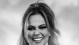 Vanessa Rios, ex-vocalista da Banda Capim com Mel, morre aos 42 anos