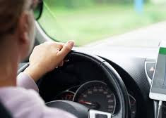 Uber inicia teste no Brasil para que passageiras viajem apenas com motoristas mulheres