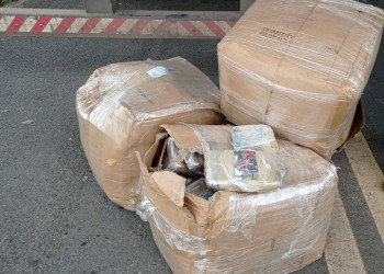 PRF apreende 233 kg de maconha e 5 kg de cocaína em caminhão em Piripiri