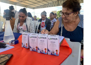 Equatorial do Piauí realiza mutirão com troca de lâmpadas