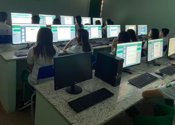 Guaribas avança na qualificação de alunos na área tecnológica