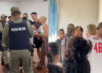 Reunião em escola de teatro termina em confusão e 3 estudantes presos em Teresina