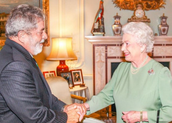 Lula faz homenagem à Rainha Elizabeth e relembra encontros com ela