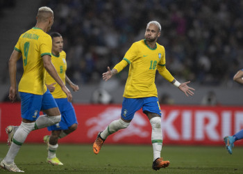Com gol de pênalti de Neymar, Brasil vence Japão em amistoso