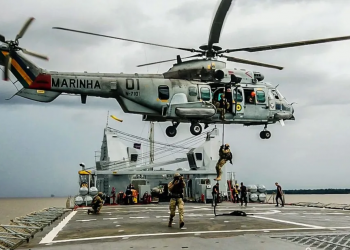 Helicóptero da Marinha cai em Formosa e deixa dois mortos