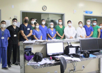 Equipe do HGV realiza procedimento raro com ajuda de tecnologia avançada