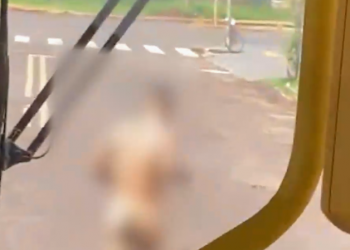 Homem é flagrado correndo nu pelas ruas de Campo Grande no Mato Grosso do Sul