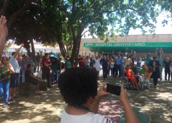Servidores do HU-UFPI iniciam greve por tempo indeterminado