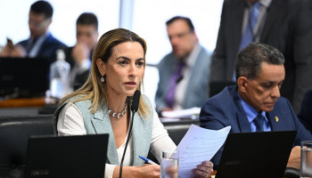 Senado aprova lei que torna a misoginia um  crime de discriminação