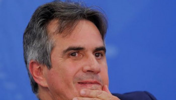 Senador Ciro Nogueira adota estratégia dupla nas redes com foco nas eleições de 2026