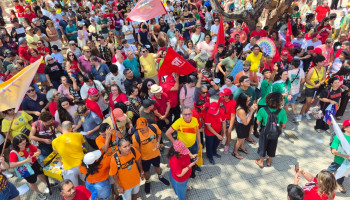 A força do povo aponta para