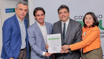 Rafael Fonteles assina ordens de serviço para 35 novas obras do OPA