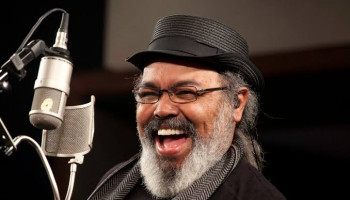 Jorge Aragão celebra 50 anos de carreira com show gratuito em Teresina