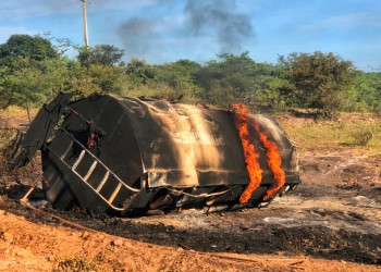 Caminhão-tanque explode e duas pessoas morrem carbonizadas no Sul do Piauí
